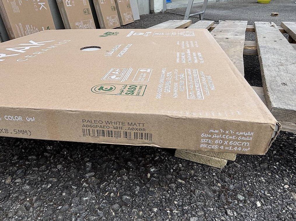 Bodenbeläge: Feinsteinplatten innen Bad o Küche – Neu und originalverpackt aus Uster von astartes 2