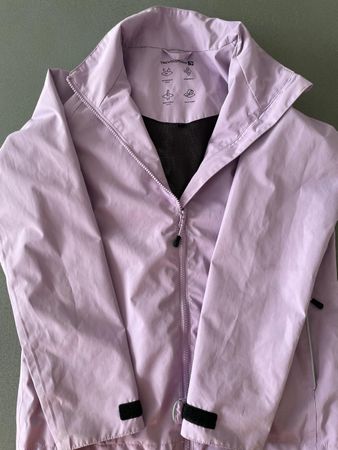 Tolle Regenjacke von Trevolution, Gr. 152, Lila!