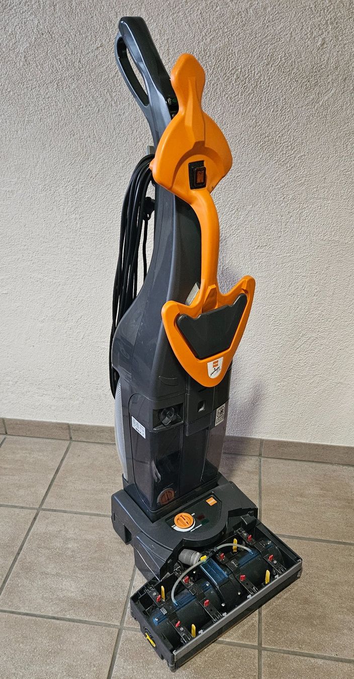 Tutte le macchine: Scheuersaugmaschine TASKI swingo 150 E – Usato da Wangen SZ venduto da Hischi_69