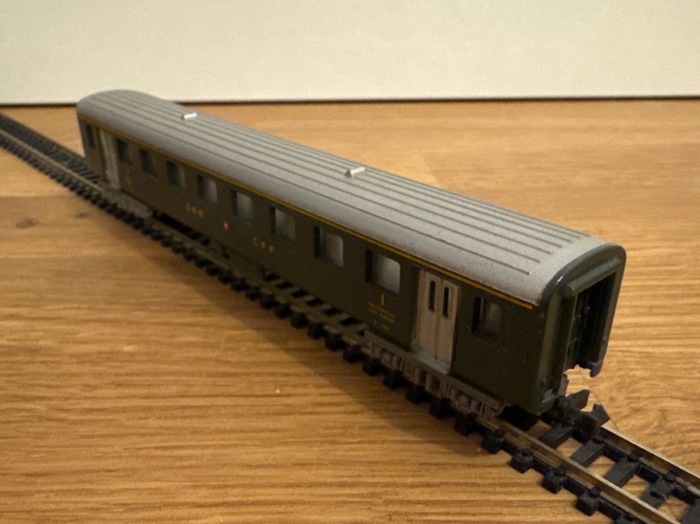 Lima Modellini di ferrovie: Lima SBB Personenwagen 1. Klasse – Usato da Schlierbach venduto da Look8 1