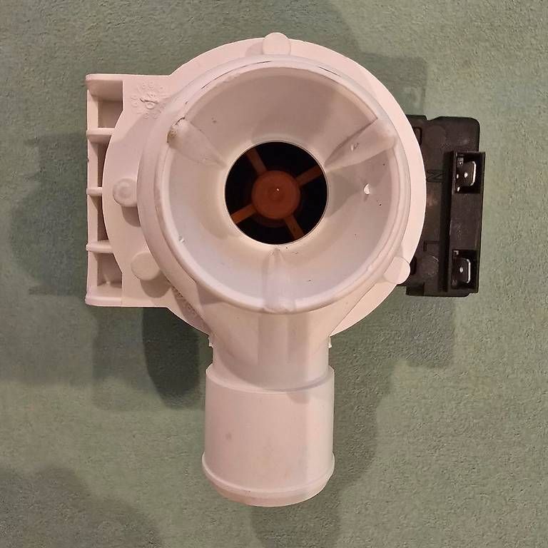 Lavatrici: Candy Hoover Waschmaschiene: Wasserpumpe – Usato da Pfeffingen venduto da rov_9frp 3