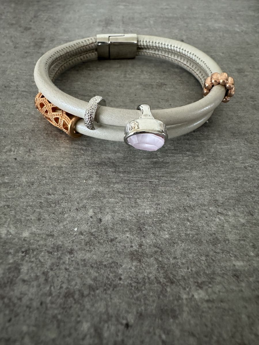 Bracciali & Braccialetti: Armband grau mit Magnetverschluss – Usato da Uznach venduto da Martina191185 1