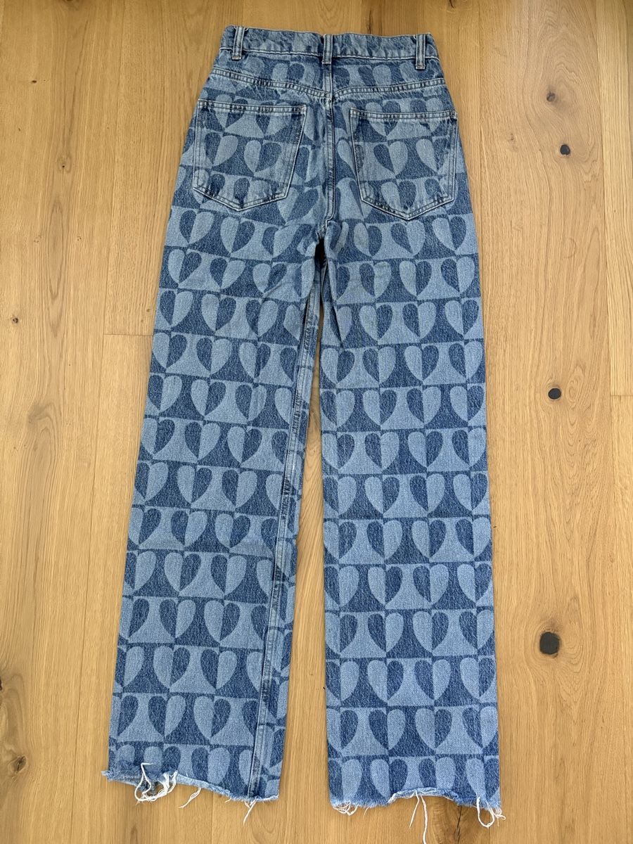 Pull&Bear Pantaloni: Pull&Bear Jeans mit Herzmuster blau Grösse 34 – Usato da Läufelfingen venduto da v.sutter 2