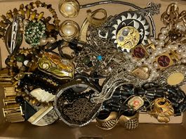 Lot de bijoux vintage - Bagues, Colliers, Montre...