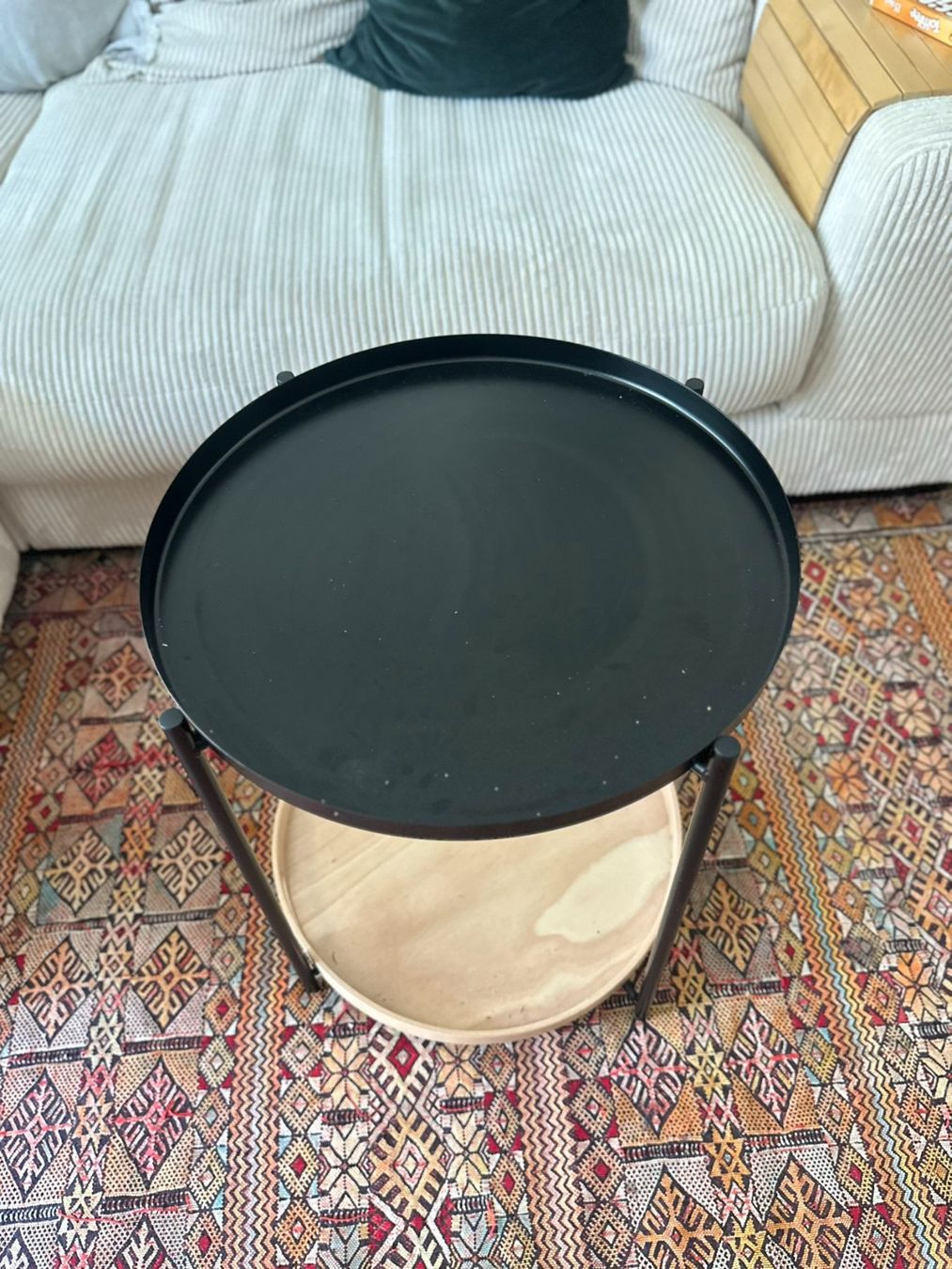 Tables: Couchtisch/Tabletttisch, schwarz ab CHF 1.- – D'occasion à Luzern par Sarii88 1