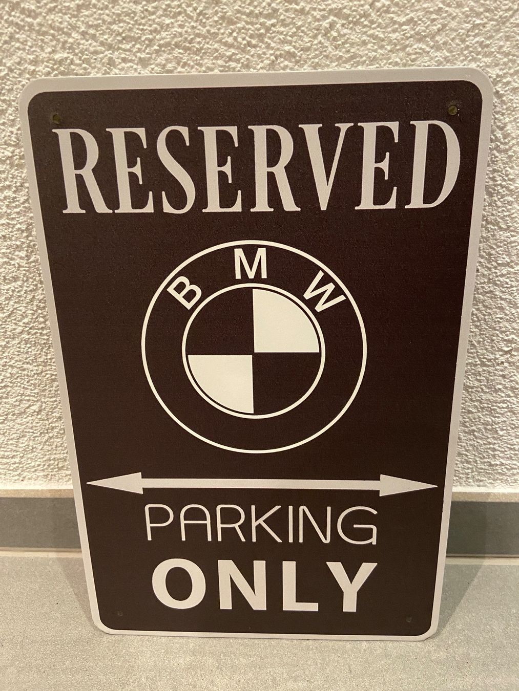 BMW Insegne: BMW PARKING ONLY SCHILD   / 1 Stück / BMW – Nuovo e nell'imballaggio originale da Seon venduto da Aaargauer01 8