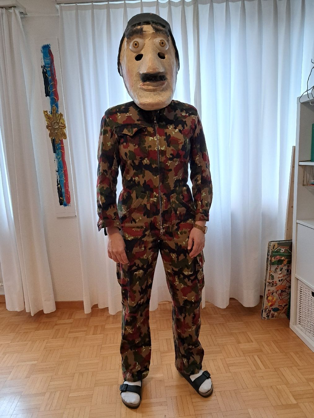 Masken: Fasnachtskostüm Schweizer Militär 2 Masken mit 3 Outfits – Gebraucht aus Luzern von Mischabell 4