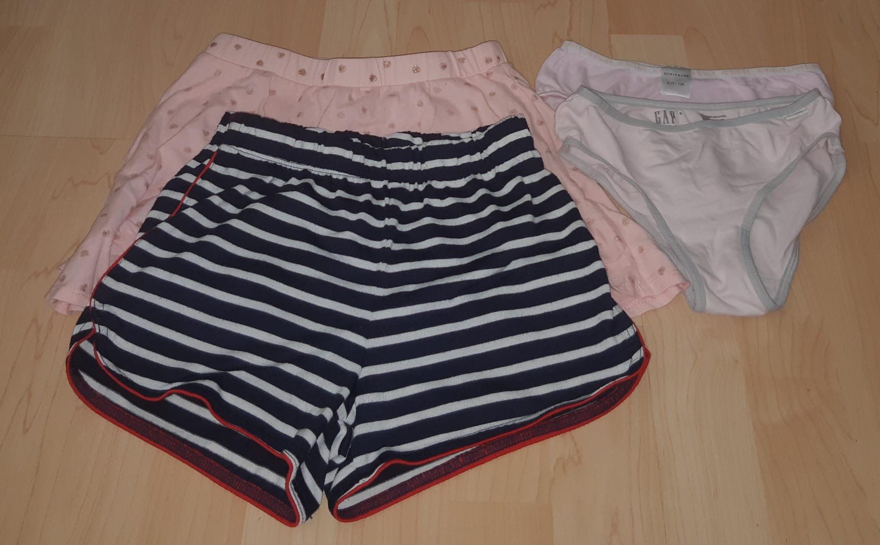Gap Biancheria intima: Mädchen Rock+Short+Unterhosen, Gr. 6-7-Jährige – Usato da Sachseln venduto da jocaso