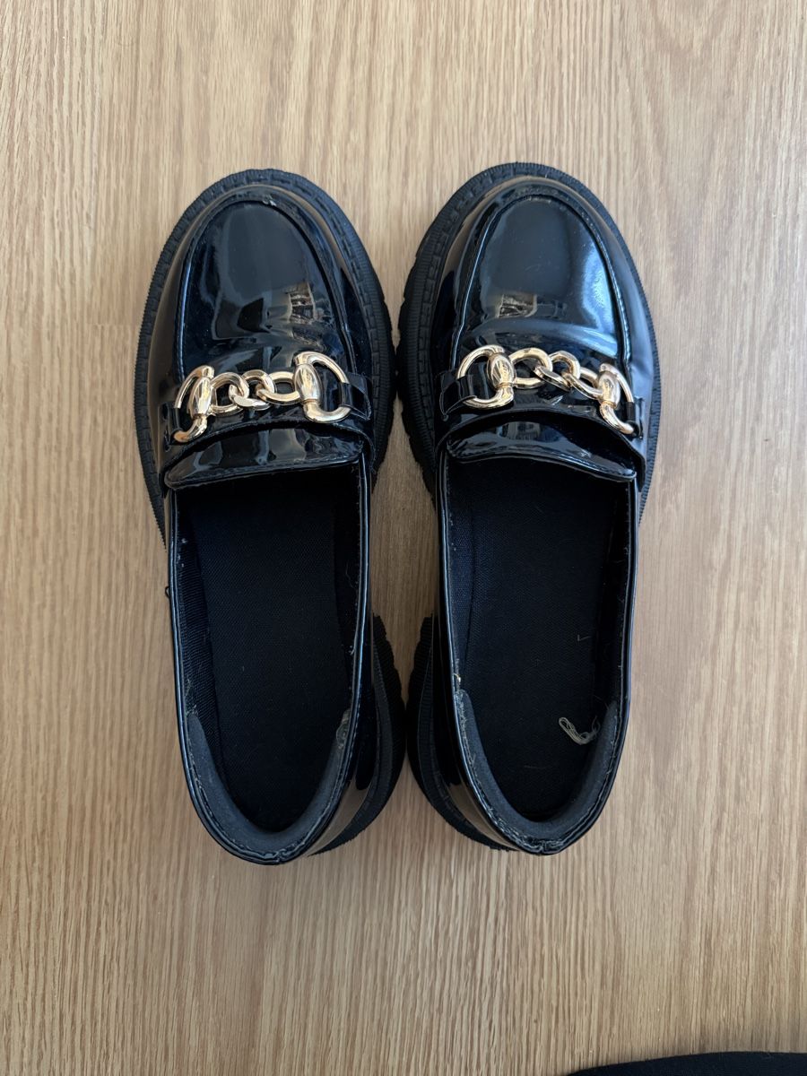 Scarpe da donna: Black loafers – Usato da St. Gallen venduto da trxcy 1