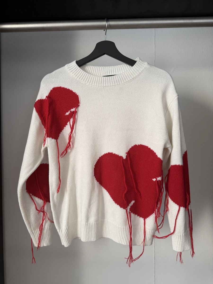 Shein Maglioni & Felpe: Shein White Heart Sweater – Usato da St. Gallen venduto da trxcy