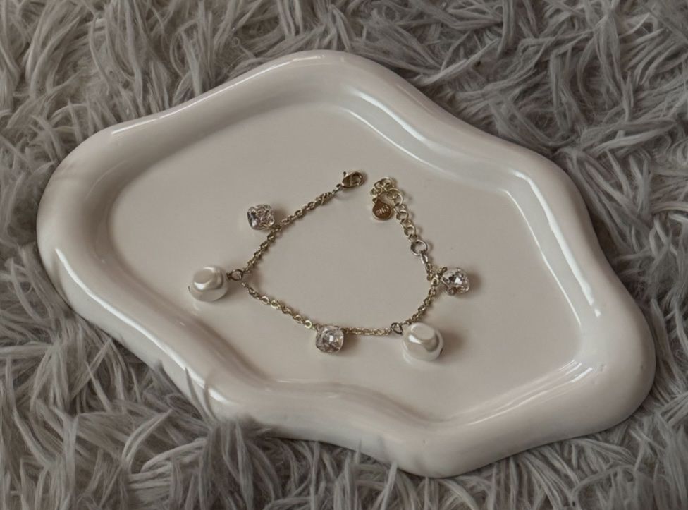 Bracciali & Braccialetti: Armband mit Perlen und Strass, neu! – Nuovo e nell'imballaggio originale da Tuggen venduto da jess_gls06