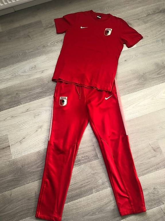 Nike Kleiderpakete: Trainingsanzug FC Augsburg Herren – Gebraucht aus Wetzikon ZH von Andrea02071985