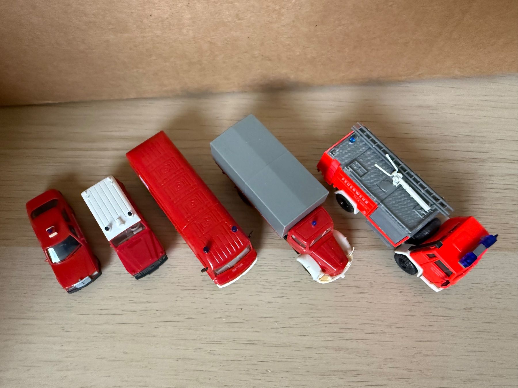 Brekina Kit di modellismo & Modellini statici: Lot 13 modèles pompiers 1/87 – Difettoso da Morrens VD venduto da YannD02 1