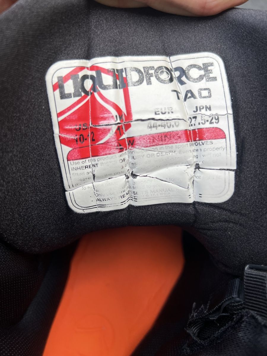 Tavole da surf e di nuoto: Liquid Force TAO Wakeboard Bindung – Usato da Hitzkirch venduto da YvesEscher 3