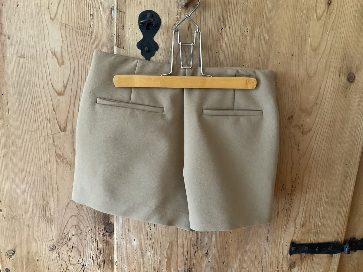 Zara Jupes: Skort von Zara, beige Grösse 36  – D'occasion à Sagogn par barosella 1