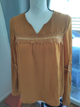 Damen Bluse senfgelb mit Spitzenverzierung guter Zustand