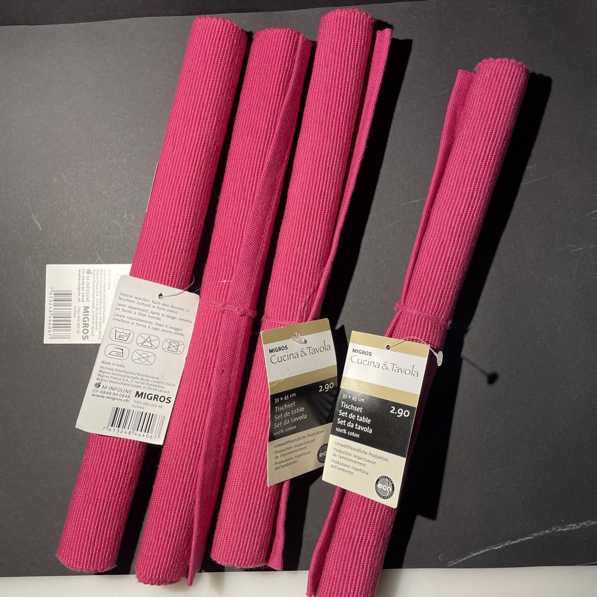 Set di tavolo e panche: NEU: Tischset 4stk Magenta 33 x 45 cm – Nuovo e nell'imballaggio originale da Bellach venduto da Dreamer2501