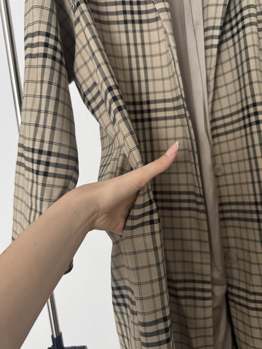 Weekday Mäntel: Damen-Mantel von WEEKDAY Modell Lond Checked Coat HINGUCKER – Gebraucht aus Gibswil von Engelsgleich 8