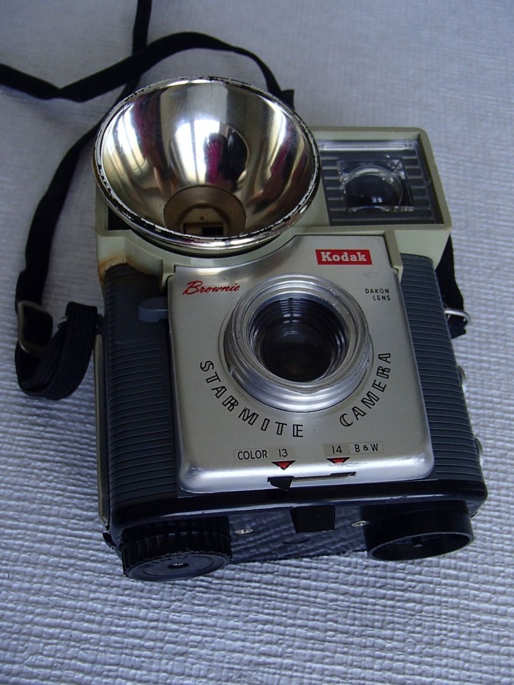 Kodak Fotocamera: VINTAGE KODAK STARMITE CAMERA MIT BLITZ – Usato da Schöfflisdorf venduto da pullux 4