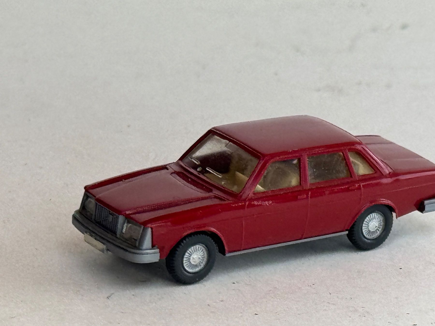 Wiking Modellini d'auto: GB5- Wiking Volvo 264 rubinrot – Usato da Elm venduto da Wikmtz