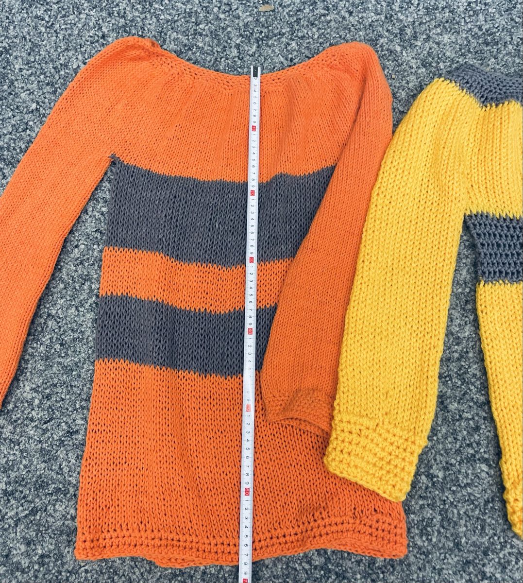 Pullover & Sweatshirts: Zwei Pullover orange/grau und gelb/grau Grösse M  – Neu und originalverpackt aus Au ZH von Jaggy4 5