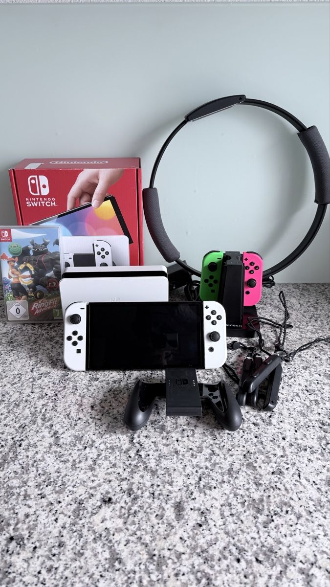 Nintendo Console: Nintendo Switch OLED Modell – Usato da Basel venduto da stalders72