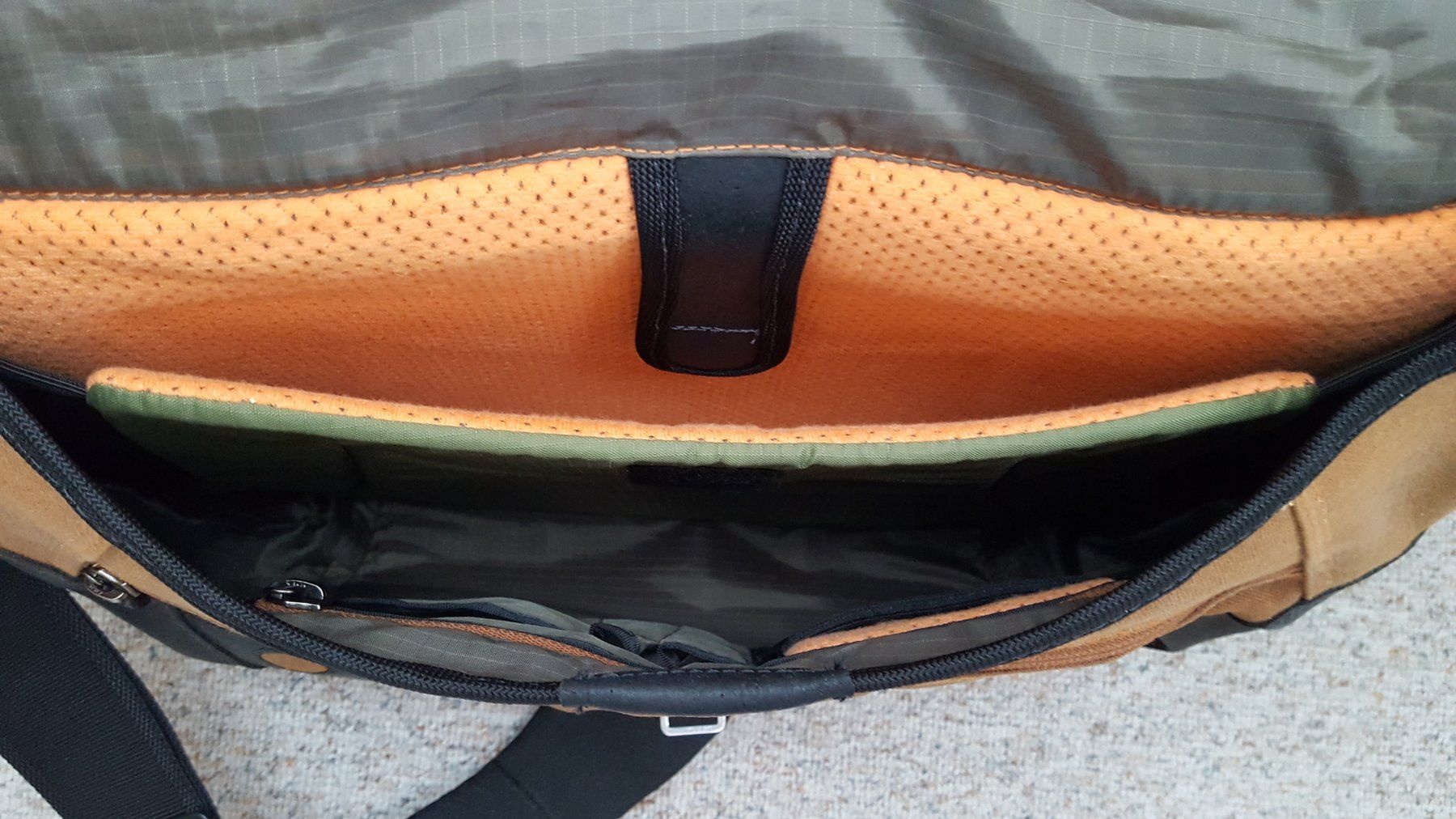 Borse: Umhängetasche Laptoptasche Overland Equipment Canvas – Usato da Unterseen venduto da bongmarley 7