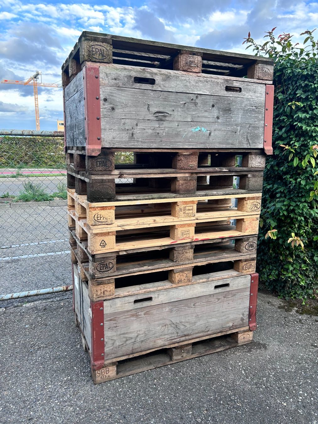 Pallets: Paletten + Rahmen – Usato da Münchenstein venduto da fransch 1