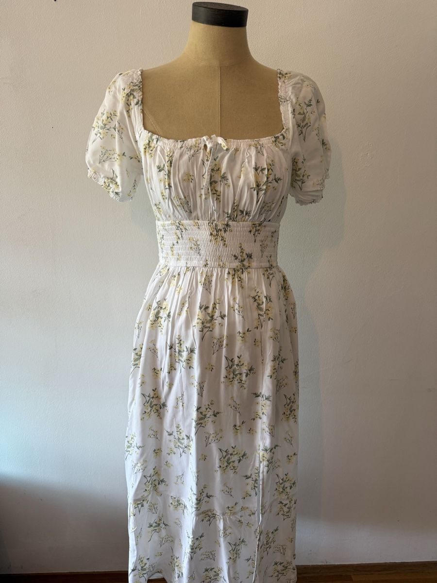 Hollister Kleider: Hollister Blumen Kleid Gr.M – Gebraucht aus Stallikon von Weihnachtsgnom