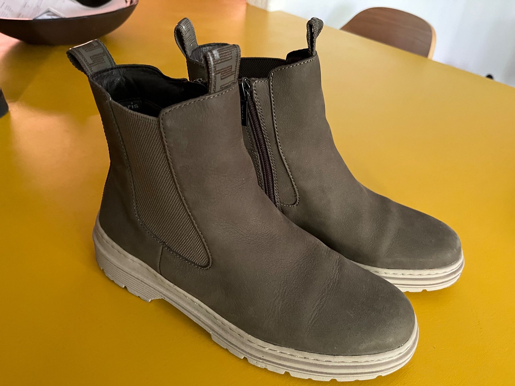 Tamaris Scarpe da donna: Bottines Tamaris p.40 – Usato da Biel-Bienne venduto da Doriskoloris