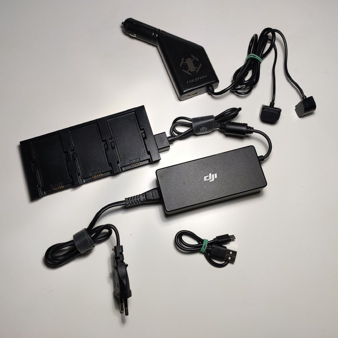 DJI Modellismo RC: DJI SPARK 2x Ladegeräte komplett (NEU!) – Nuovo (secondo la descrizione) da Zürich venduto da Biedermann23
