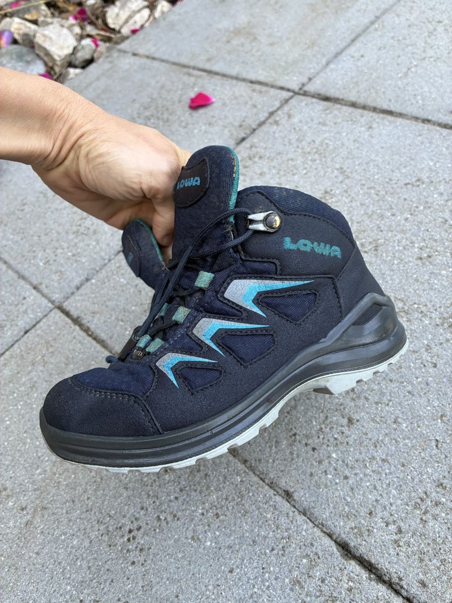 Lowa Chaussures garçon: Lowa Wanderschuh 30 – D'occasion à Balsthal par CoriGu