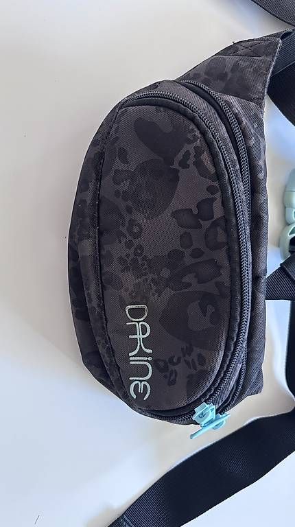 Taschen: Dakine Bauchtasche – Gebraucht aus Moosseedorf von col_h8jg 2