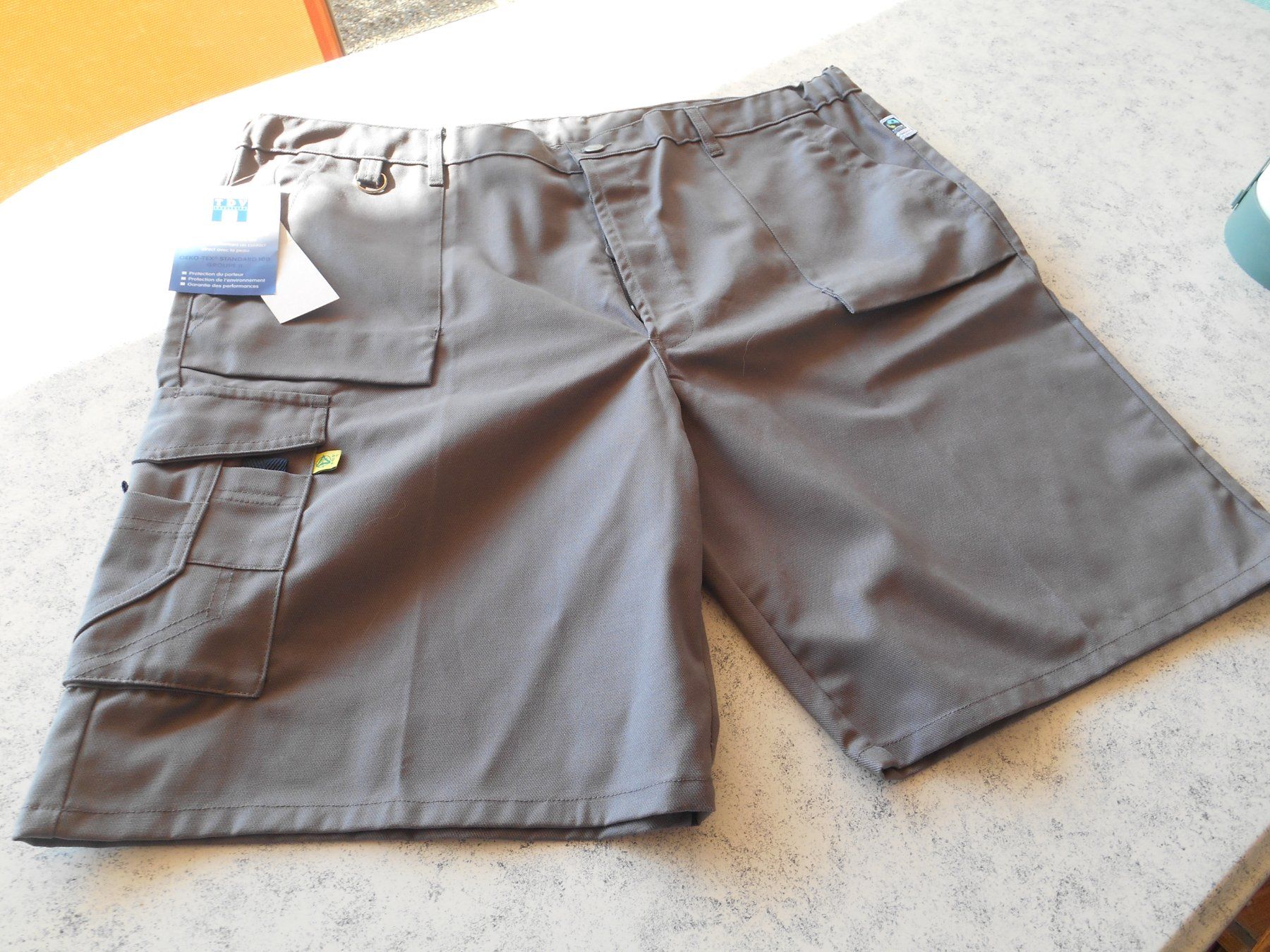 Hosen: short – Neu und originalverpackt aus La Sarraz von Mbeatles
