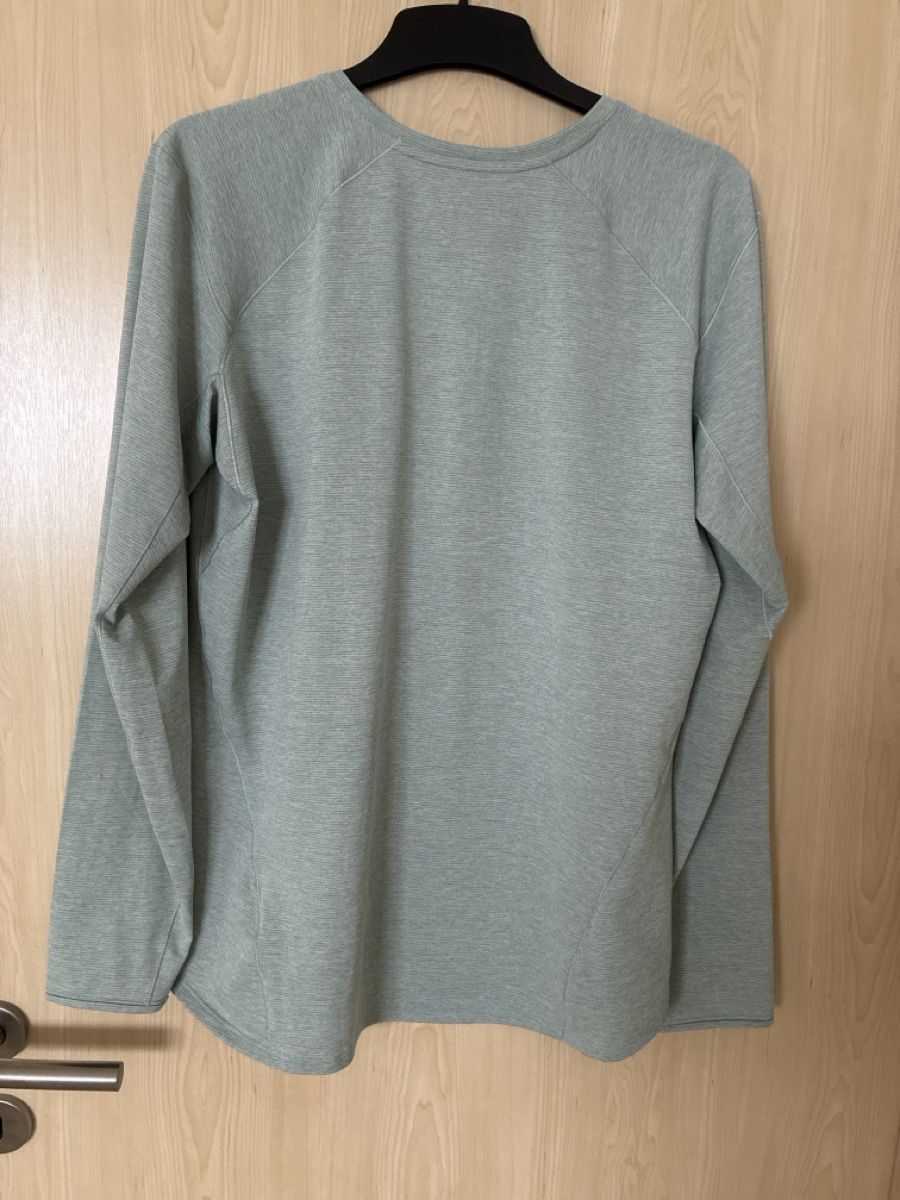 Arcteryx T-shirt: Damen Shirt Arceryx – Usato da Cheyres venduto da zwischendurch 1