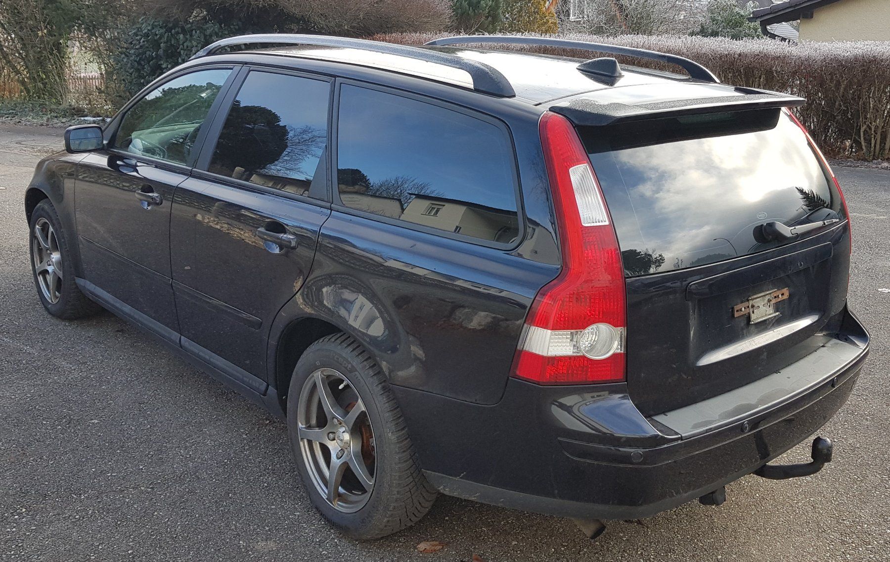 Volvo Automobili: VOLVO V50 T5 AWD – Usato da Tavannes venduto da Ramseier1 2