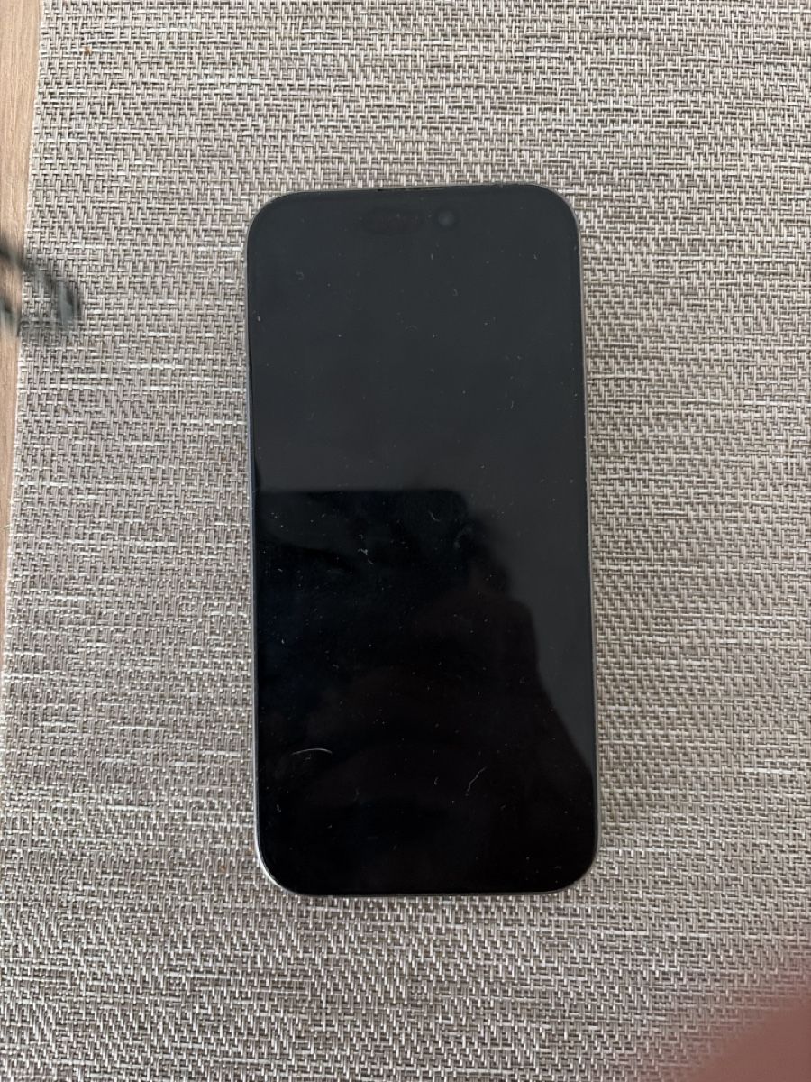 Apple Handys / Smartphones: iPhone 15 pro – Gebraucht aus Luzern von jli_c9m9