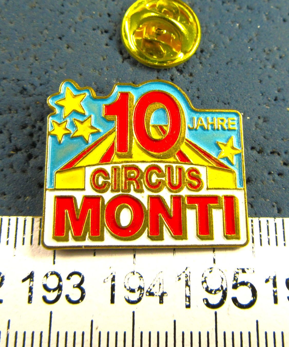 Swiss Placchette & Badge: CIRCUS MONTI PIN – Usato da Ettingen venduto da Hausi4711