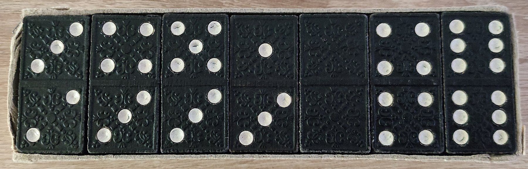 Spiele Dominó Clásico – Juego De Mesa De Madera Para 2 A 6 Jugadores, Ideal Para Mayores De 6 Años