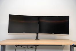 Samsung C27F390FHU 27" Dual-Monitor-Setup ink Tischhalterung