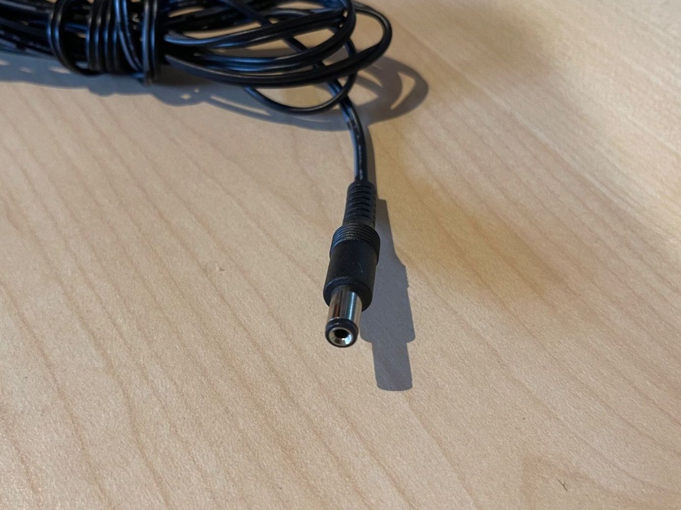 Caricabatterie: Power Adapter, 12V // 2A // 24W – Usato da Böbikon venduto da pxtr 2