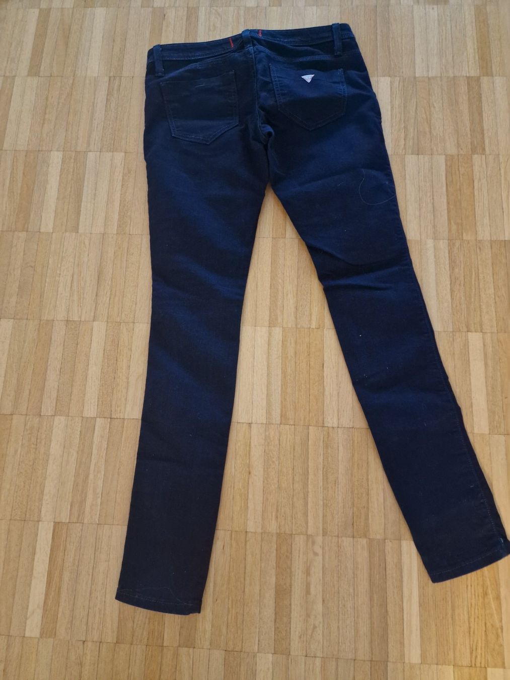 Guess Pantaloni: Guess Hose – Usato da Laufenburg venduto da may_r2st 1