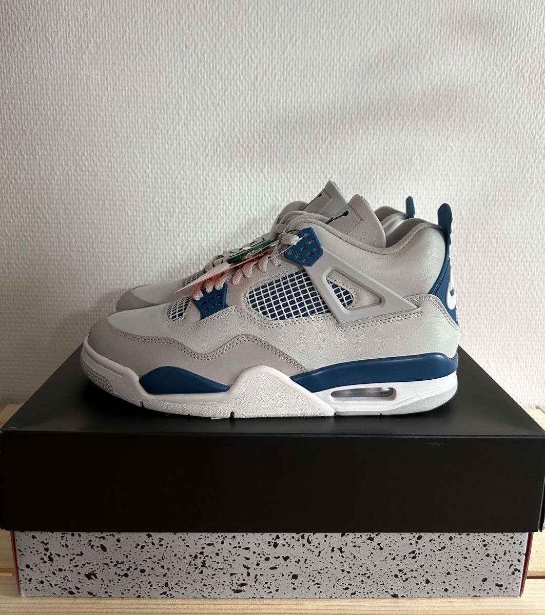Jordan Scarpe da uomo: Jordan 4 Retro Military Blue / EU 43 – Nuovo e nell'imballaggio originale da Abtwil SG venduto da PauloDybala10 1