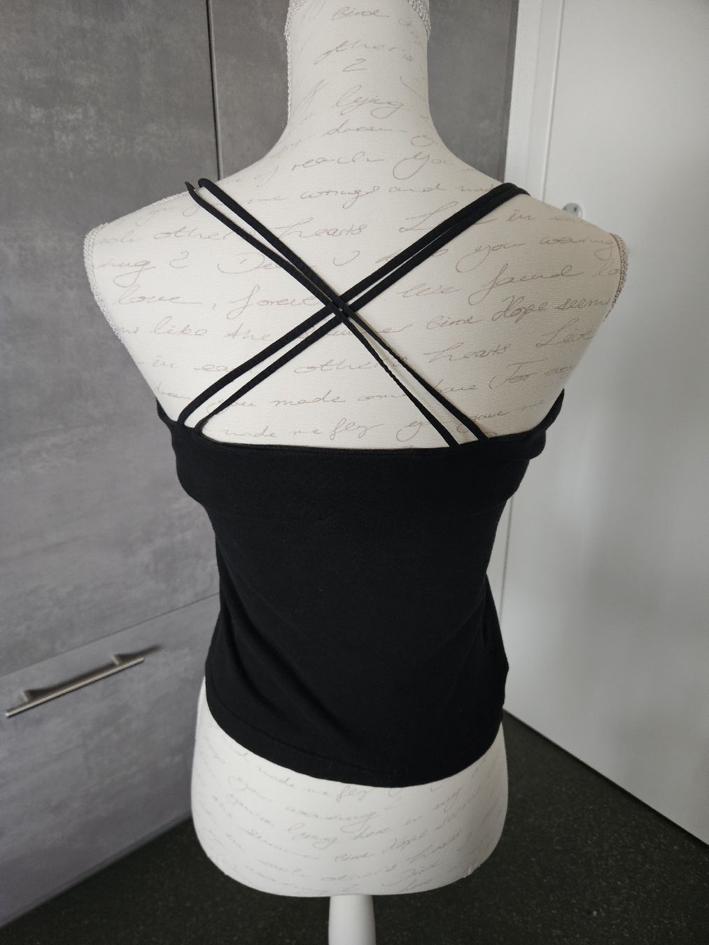 Tops: Damen Top schwarz Grösse S – Neuf (Voir description) à Anwil par tamoos 1
