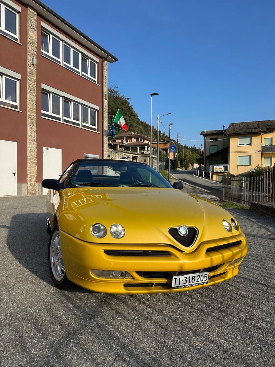 Alfa Romeo Automobili: Alfa Romeo Spider 916 2.0 TS – Usato da Giornico venduto da leo_g6jn