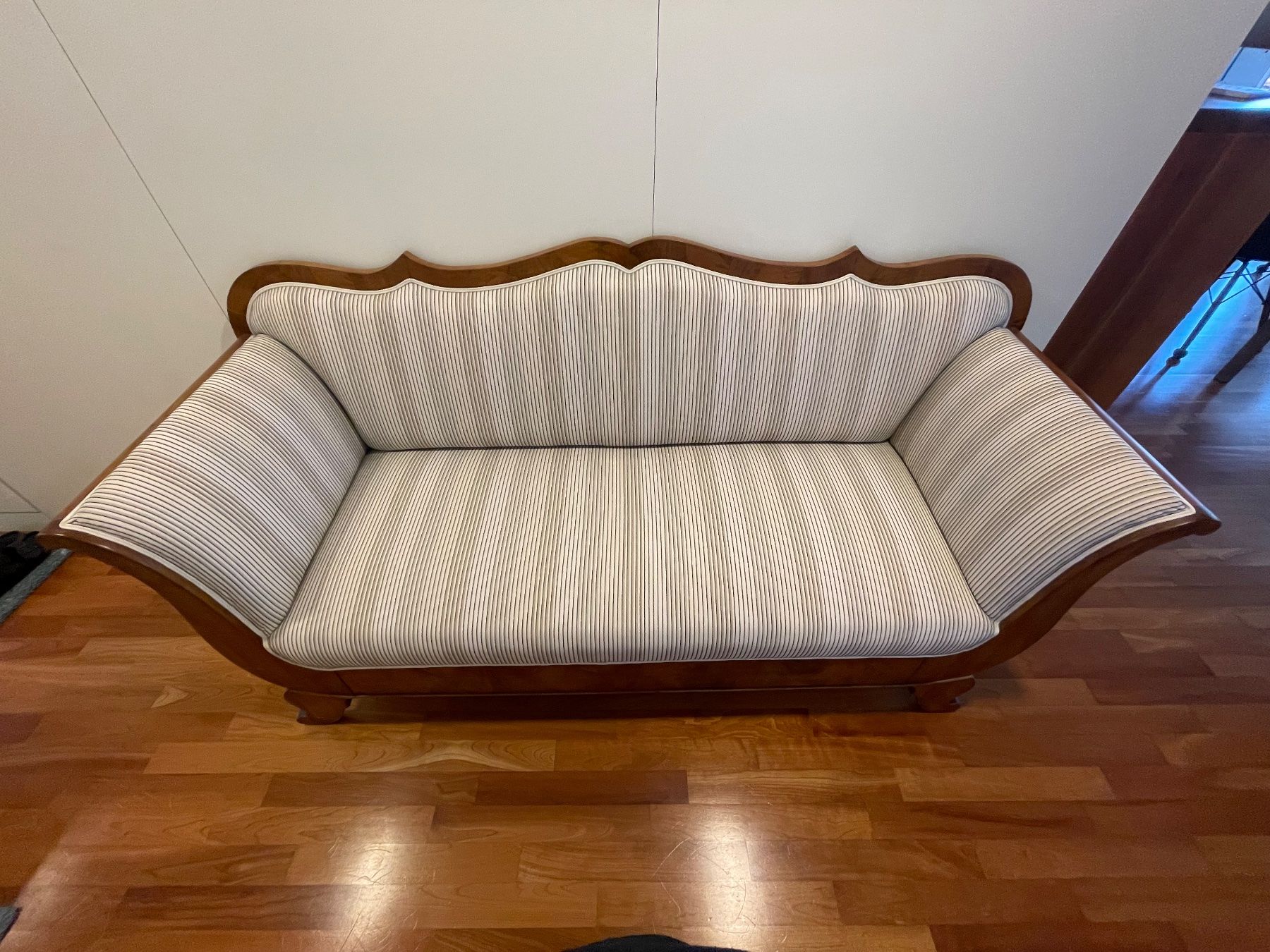 Divani: Biedermeier Sofa restauriert – Usato da Luzern venduto da Txavi