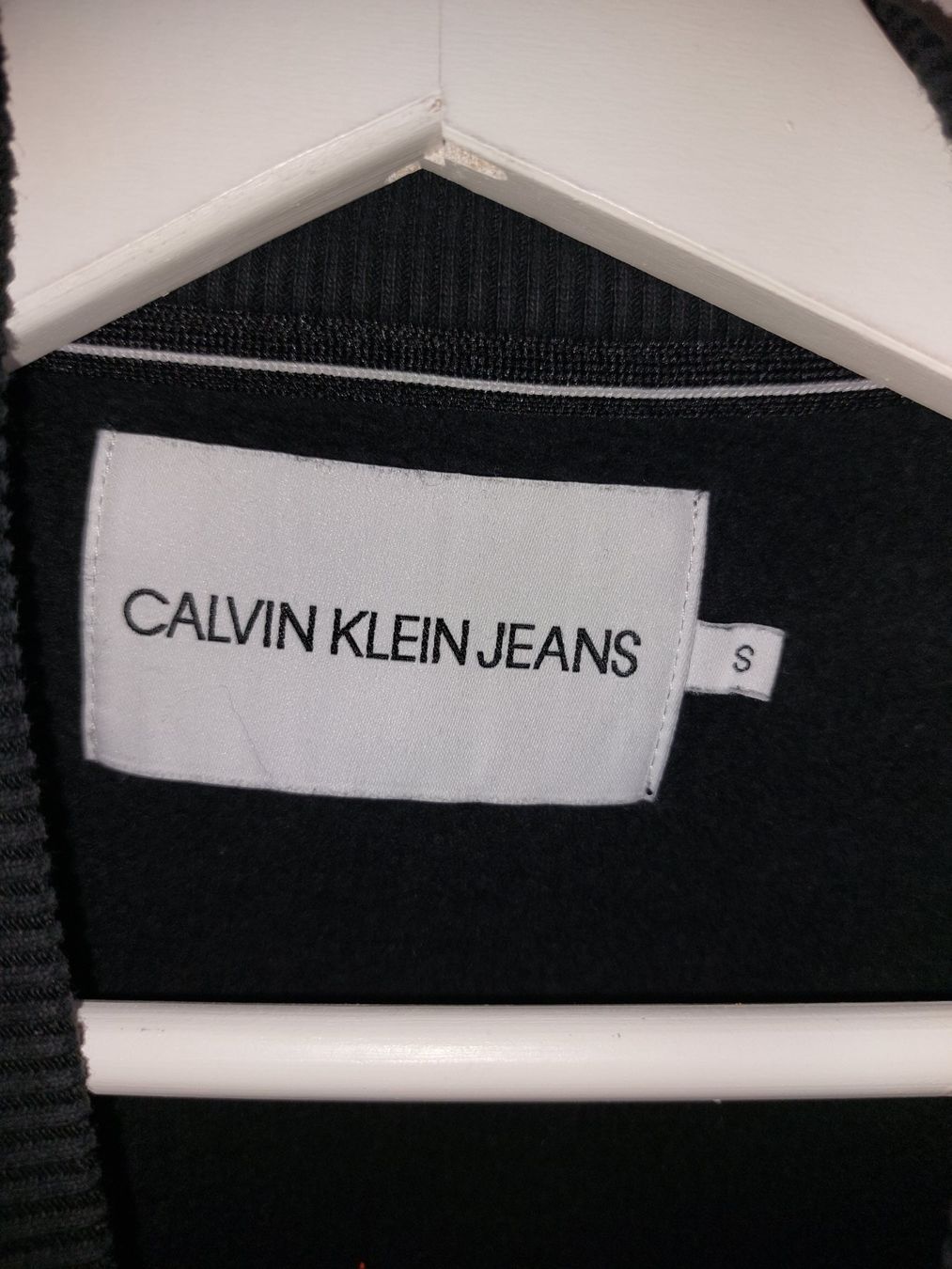Calvin Klein Maglioni & Felpe: Pullover / Sweater Calvin Klein Rückenaufdruck – Usato da Titterten venduto da fra_v27g 2