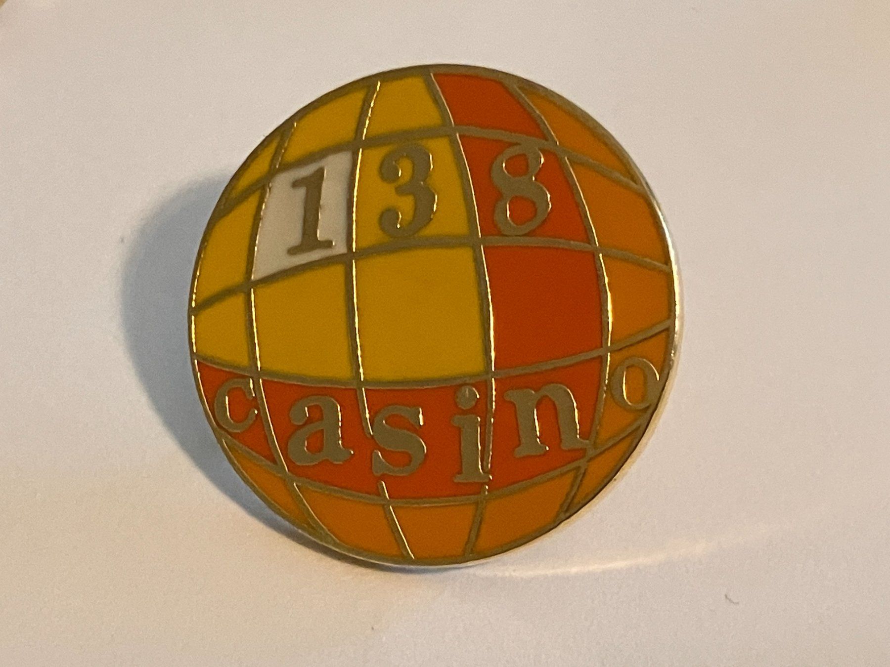 Placchette & Badge: 1 Pin Casino 138 – Usato da Basel venduto da djwwpp