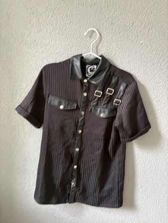 Chemise Killstar noire détails similicuir bon état