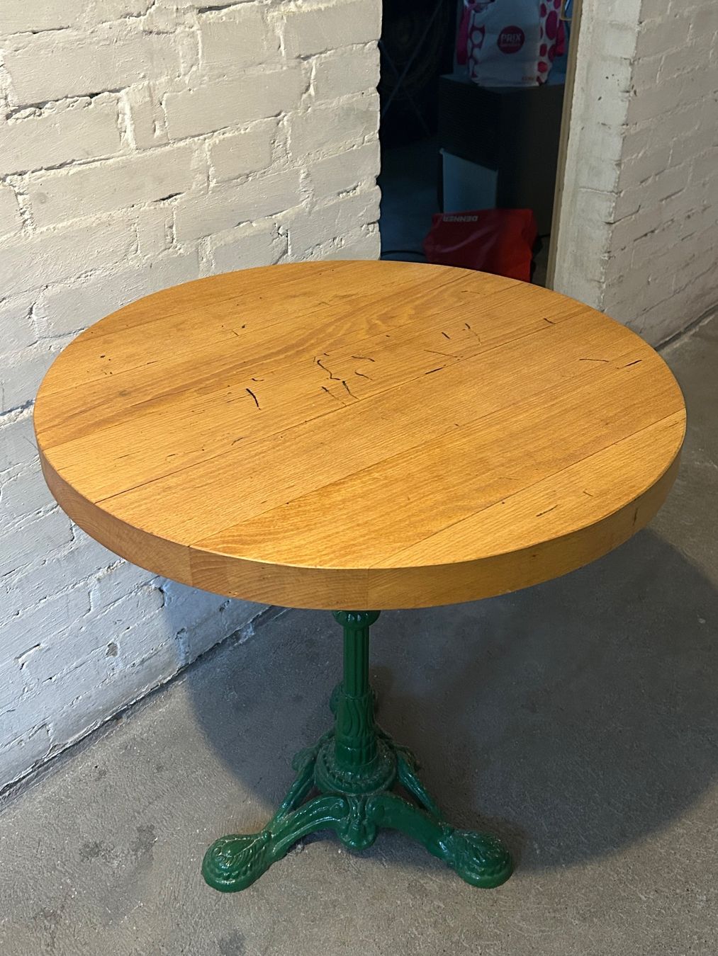 Tables: Wunderschöner Bistrotisch 70cm Durchmesser – D'occasion à Rorschacherberg par Svebe 2